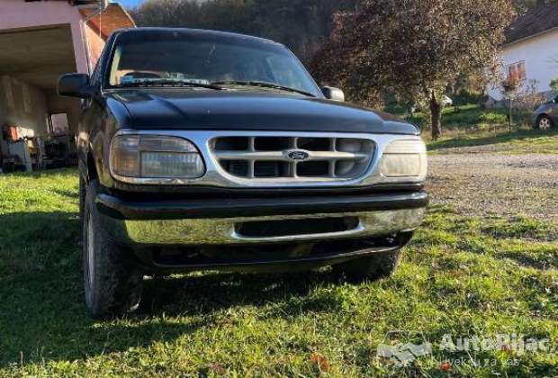 Ford Explorer 1997 – Benzin, 4x4