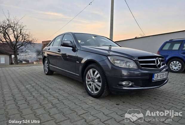 Mercedes C200cdi 100kw 2008g dobro stanje dugo Reg dobre gume Moze zamena kes dogovor