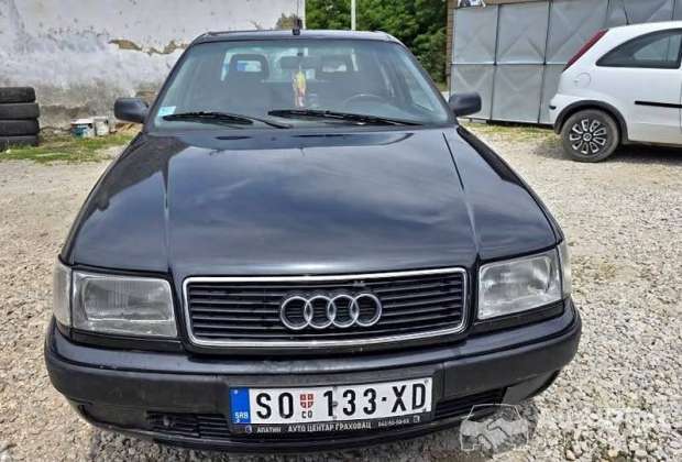 Audi 100. c4.