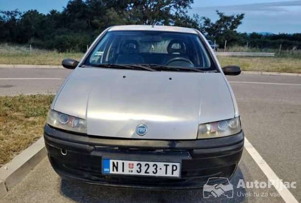 Prodajem fiat punto 1.2benzinac 2001 godiste registrovan