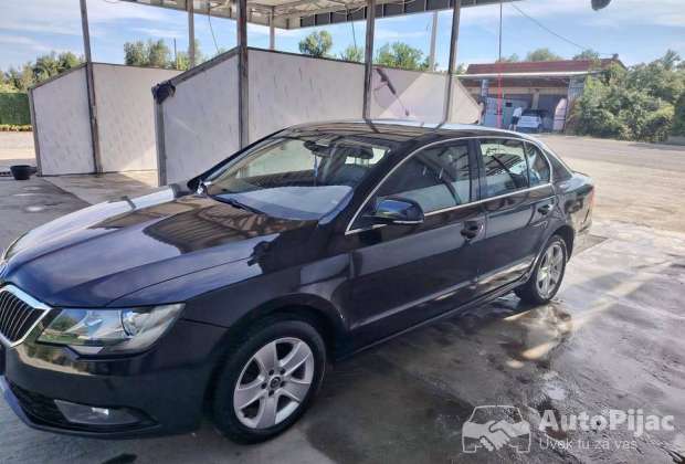 Prodajem skodu super b 2014 godište 1.6tdi 77kw full oprema manuelni menjac 6 brzina registrovana