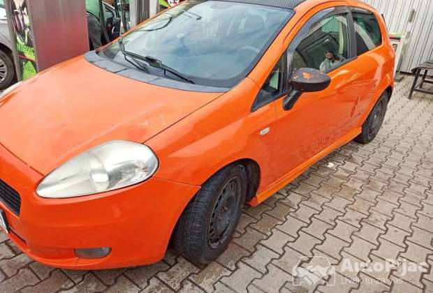 Na prodaju Fiat Grande Punto giugiaro 2007 god .1.4 95hp moguca zamena