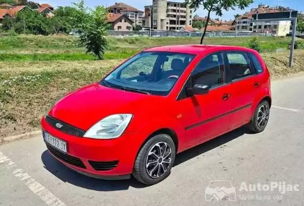 Ford fiesta 1.3 benz 2003god