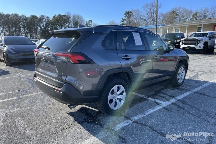 Toyota RAV4 LE FWD 2019 polovni automobili 