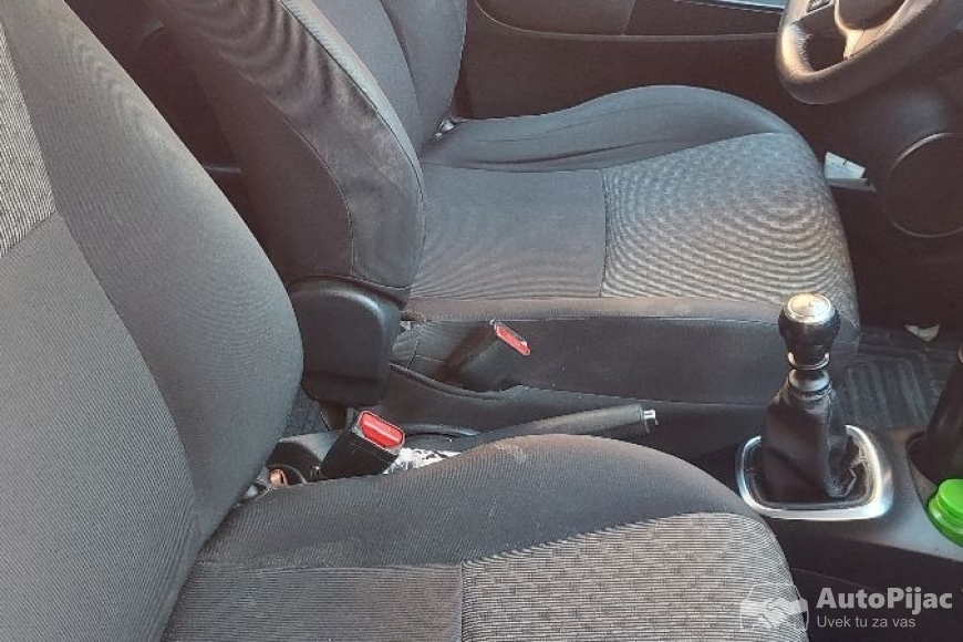 Toyota Yaris 2015 polovni automobili