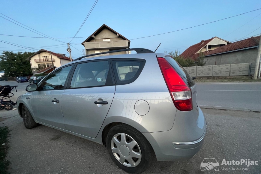 Hyundai i30 Karavan 1.6 CRDi (2010) 1