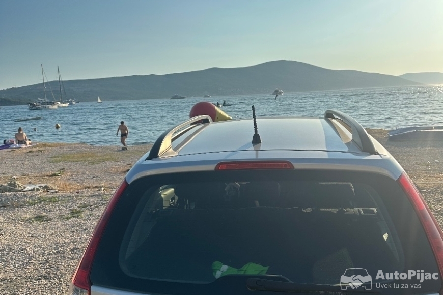 Hyundai i30 Karavan 1.6 CRDi (2010)10