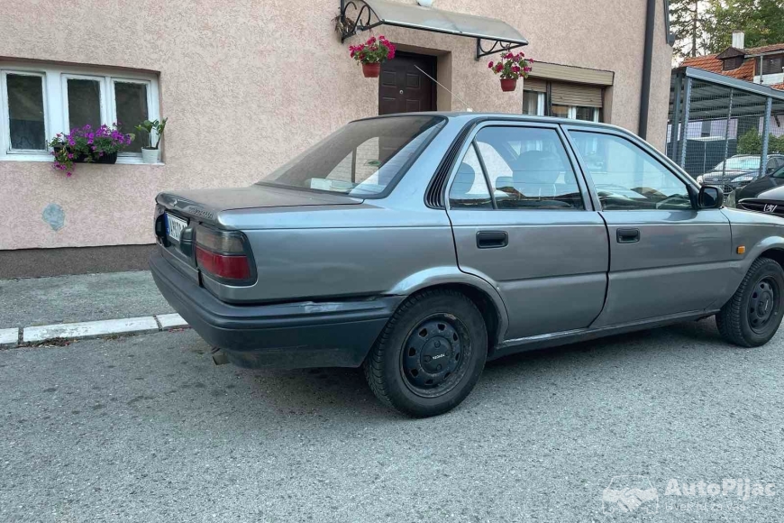 Toyota Corolla SEDAN 1990 auto pijac 3