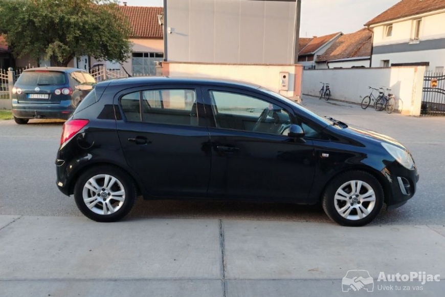 Opel corsa 1.3 dizel 2011 godina polovni automobili 9