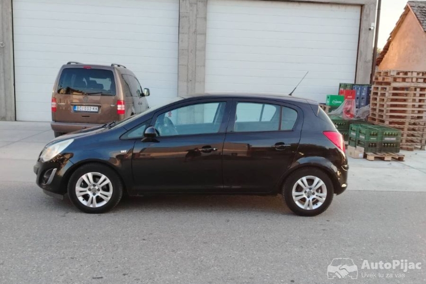 Opel corsa 1.3 dizel 2011 godina polovni automobili