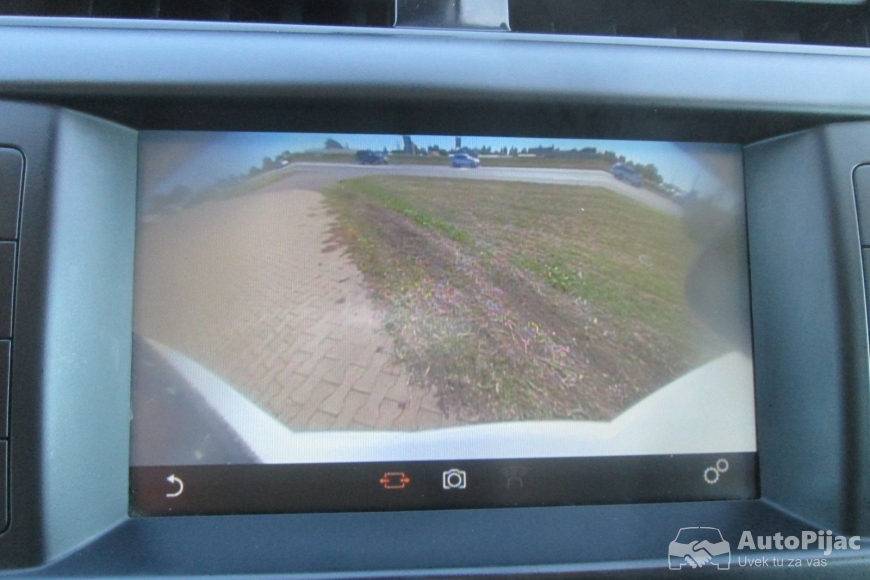 Land Rover Discovery 2018 auto pijac 23