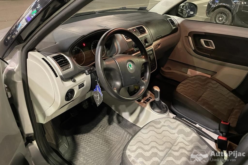 Škoda Fabia 1.2 auto pijac 4