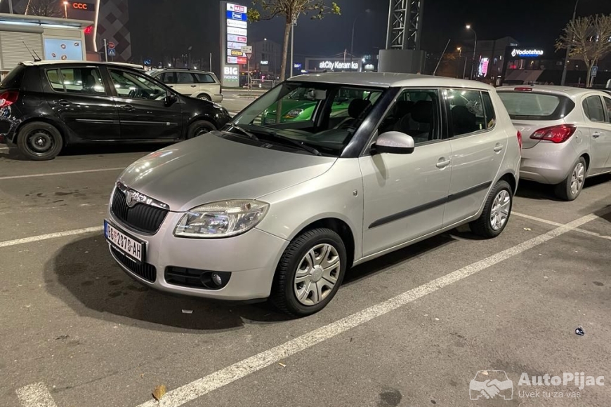 Škoda Fabia 1.2 auto pijac 1