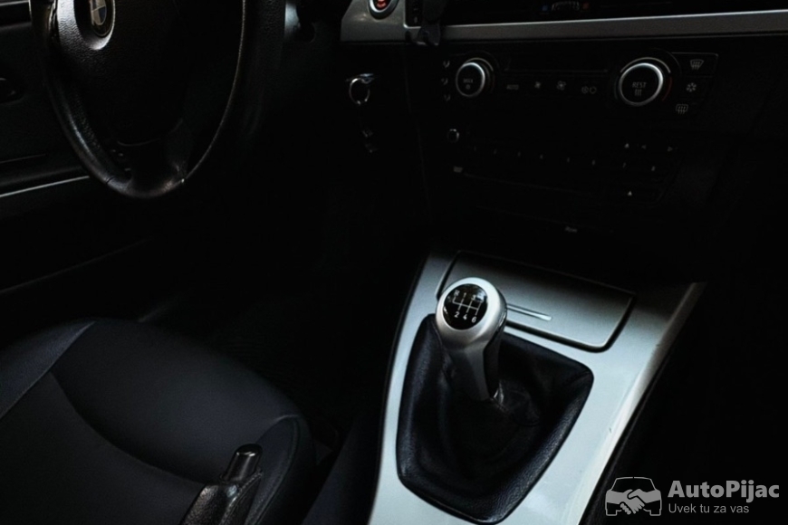 BMW 318d 2008 karavan auto pijac 13