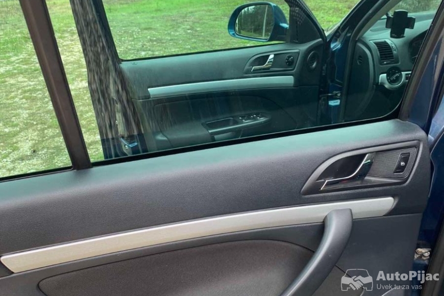 Škoda Octavia Scout 2012 auto pijac 11