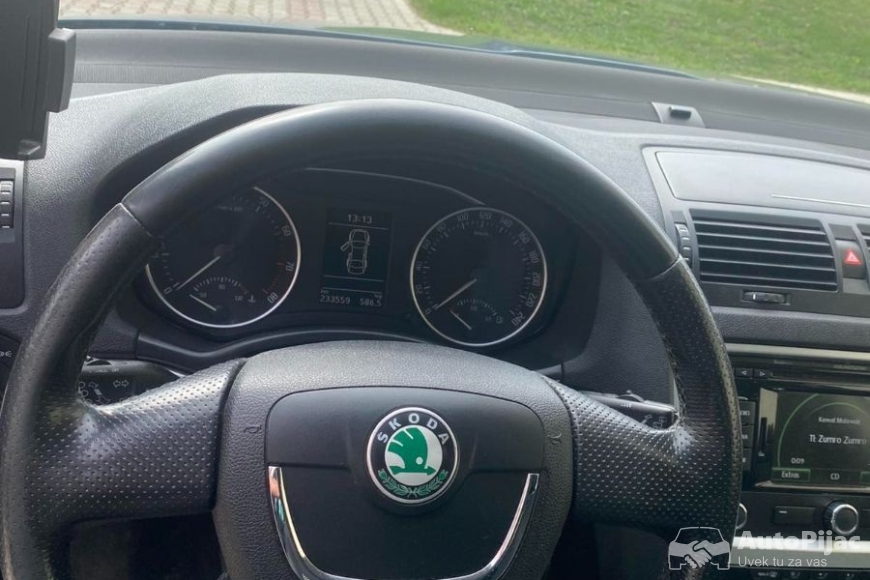 Škoda Octavia Scout 2012 auto pijac 8