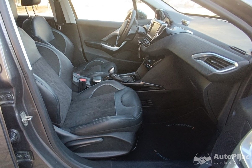 Peugeot 2008 1.2 benzin 2017 Crossway auto oglasi 10