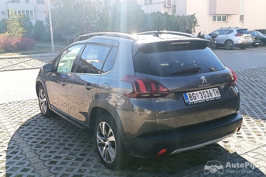 Peugeot 2008 1.2 benzin 2017 Crossway auto oglasi 6
