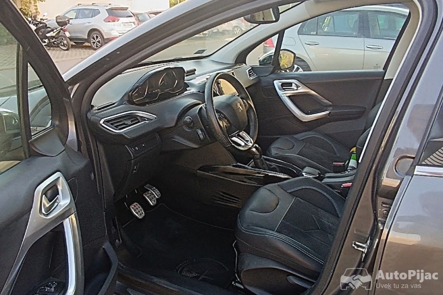 Peugeot 2008 1.2 benzin 2017 Crossway auto oglasi 8