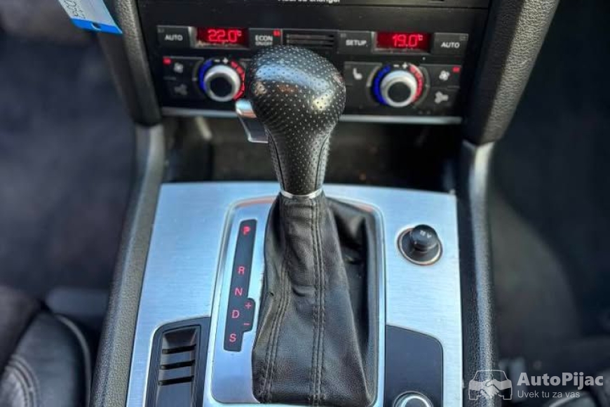 Audi Q7 S-line- AutoOglasi 1