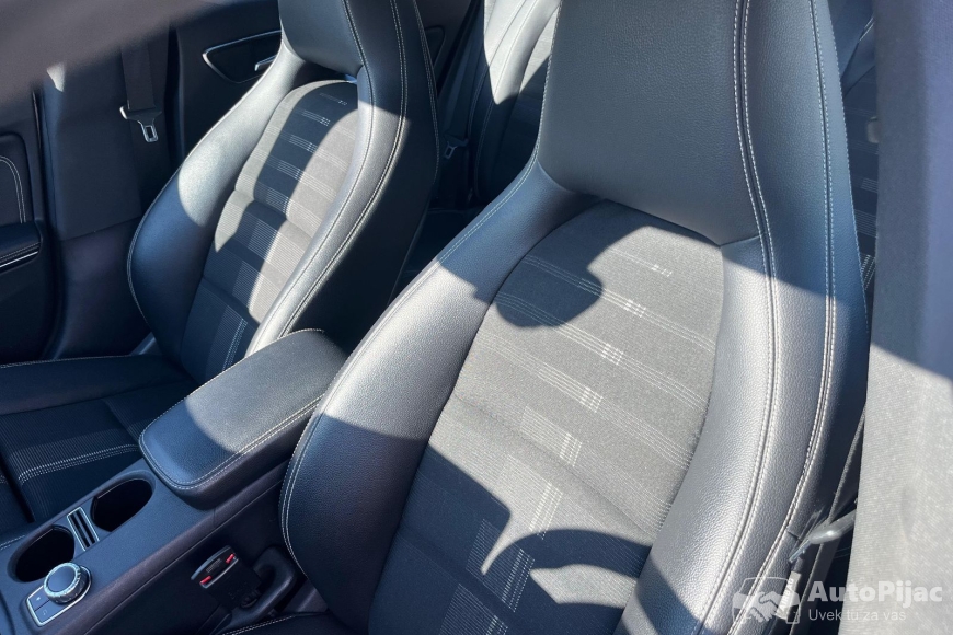 Mercedes Benz CLA 200 Shooting Brake 10 IMG-2025111-WA0031