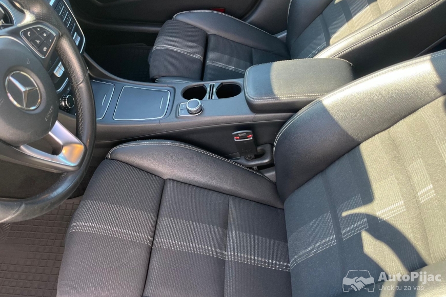 Mercedes Benz CLA 200 Shooting Brake 9 IMG-2025111-WA0029