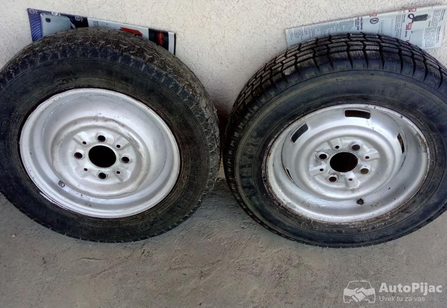 Fiat 126 gume 1 2025-07-04 10-08-54