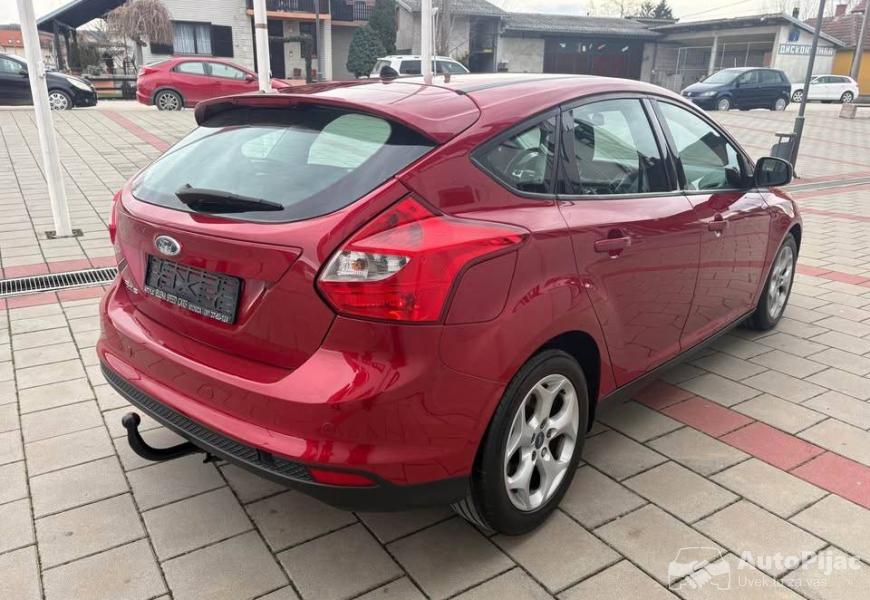 ford_fokus_2012god_16_dizel_248000_km_servisna_cel_5_polovni_automobili_autopijac.rs