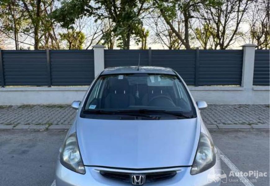 honda_jazz_14_2002_2_polovni_automobili_autopijac.rs