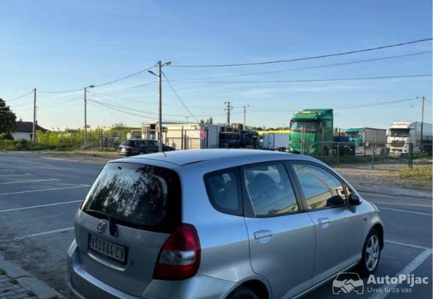 honda_jazz_14_2002_5_polovni_automobili_autopijac.rs