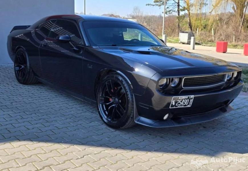 2014_dodge_challenger_1_polovni_automobili_autopijac.rs