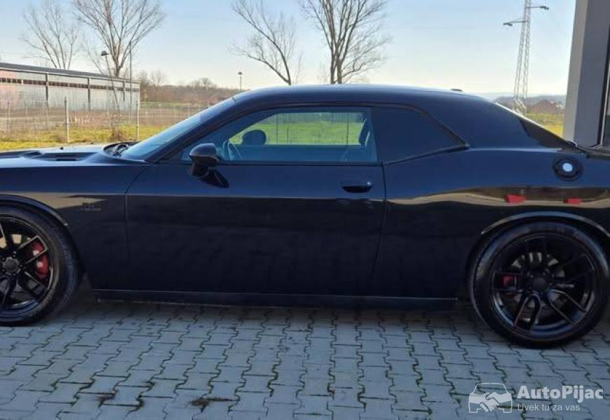 2014_dodge_challenger_5_polovni_automobili_autopijac.rs