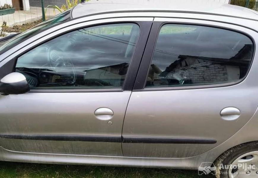 2003_peugeot_206_5_polovni_automobili_autopijac.rs