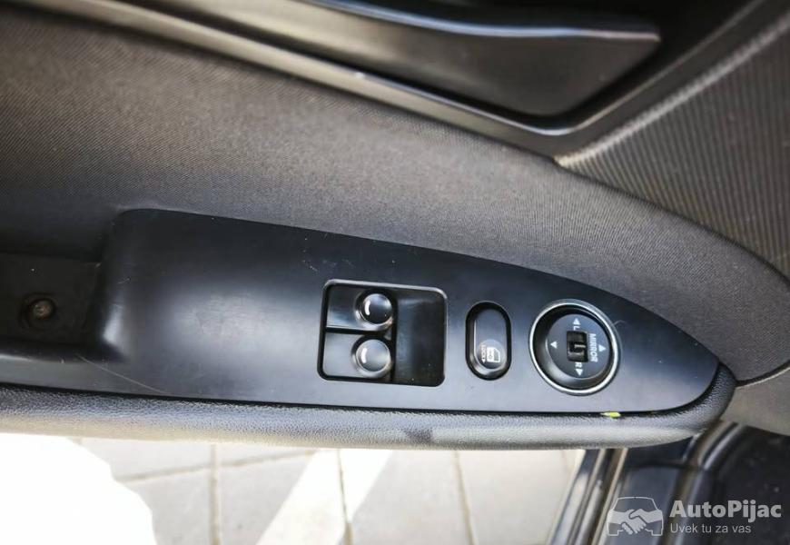 2008_hyundai_i30_12_polovni_automobili_autopijac.rs