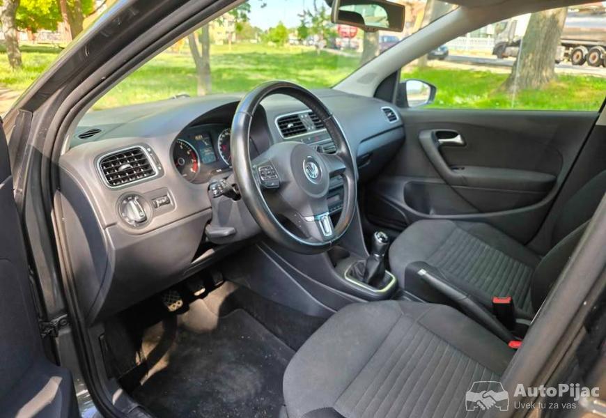 2014_volkswagen_polo_11_polovni_automobili_autopijac.rs