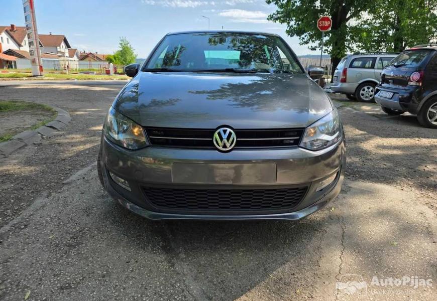 2014_volkswagen_polo_2_polovni_automobili_autopijac.rs