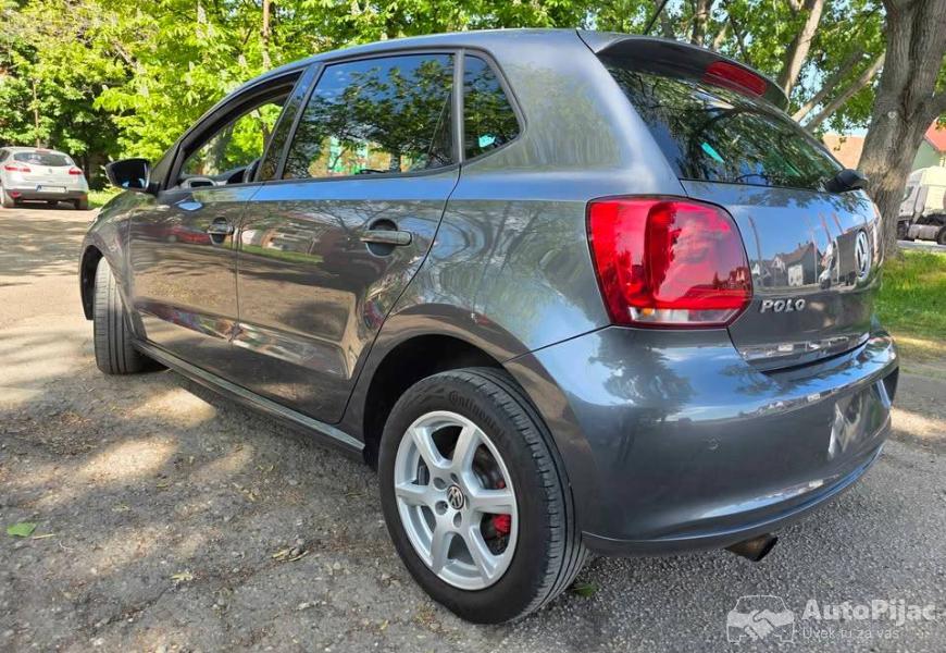2014_volkswagen_polo_4_polovni_automobili_autopijac.rs