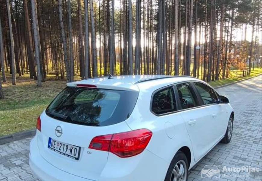 opel_astra_j_4_polovni_automobili_autopijac.rs