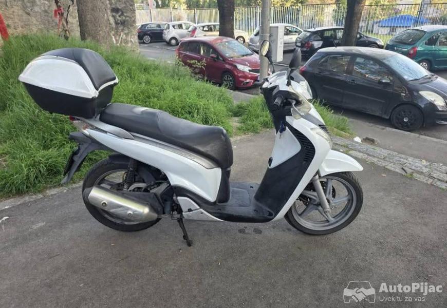 honda_sh_150i_4_polovni_automobili_autopijac.rs