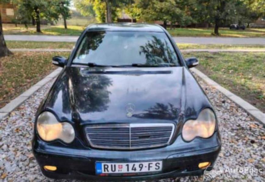 mecka_c200_4_polovni_automobili_autopijac.rs