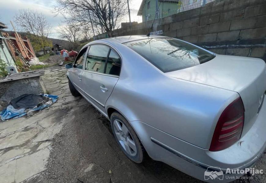 skoda_superb_25v6_7_polovni_automobili_autopijac.rs