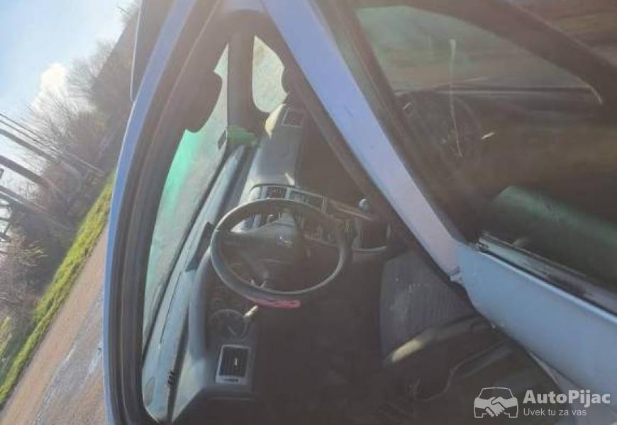 pezo307_2004_godiste_20_hdi_dizel_motor_trap_menja_15_polovni_automobili_autopijac.rs