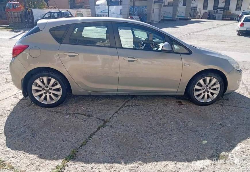 opel_astra_j_2010_17dizel_4_polovni_automobili_autopijac.rs