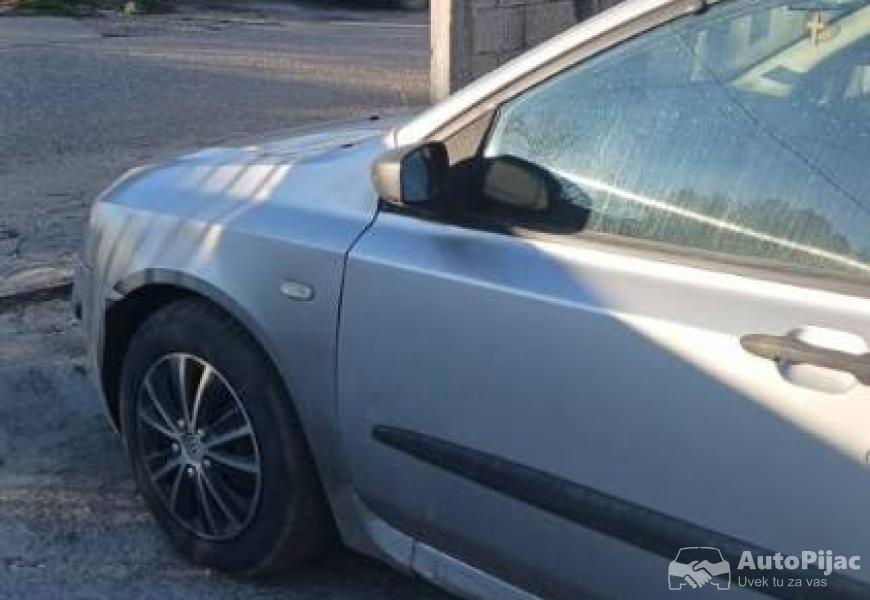 stilo_19jtd_2003god_odjavljen_istekla_reg_moze_zam_5_polovni_automobili_autopijac.rs