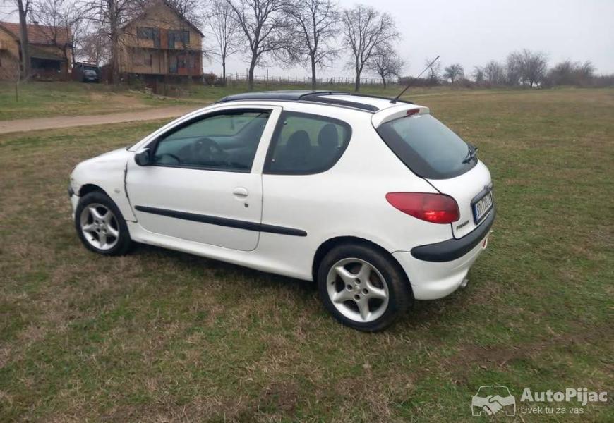 pezo20619dizelgodiste2002reg1512026_5_polovni_automobili_autopijac.rs