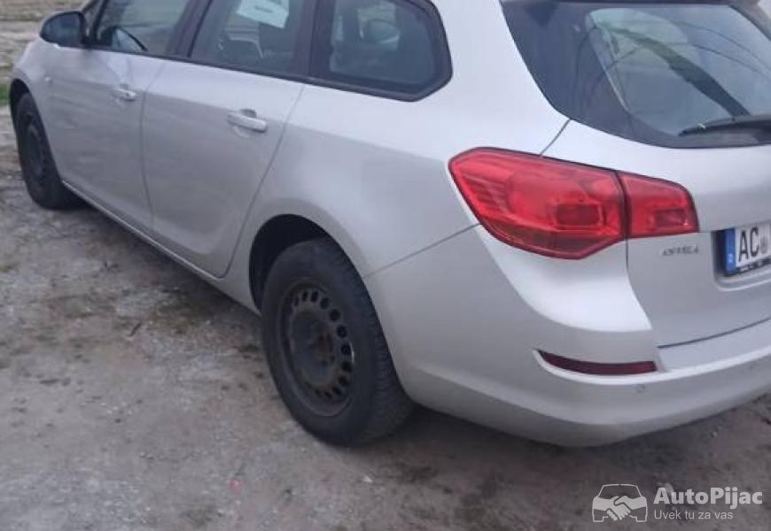 2012_opel_astra_j_4_polovni_automobili_autopijac.rs