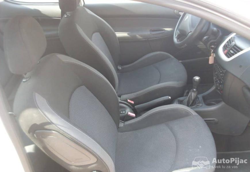 2011_peugeot_206_10_polovni_automobili_autopijac.rs
