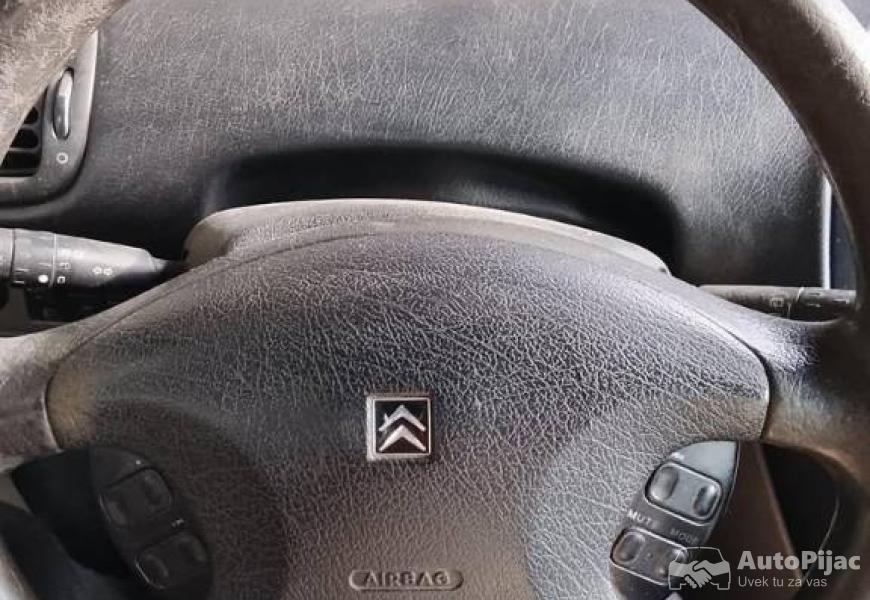 2002_citron_xsara_picaso_18_5_polovni_automobili_autopijac.rs
