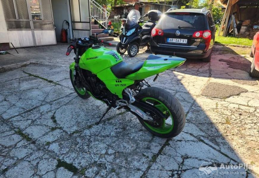 kawasaki_gpx_750r_5_polovni_automobili_autopijac.rs