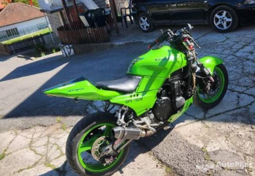 kawasaki_gpx_750r_7_polovni_automobili_autopijac.rs